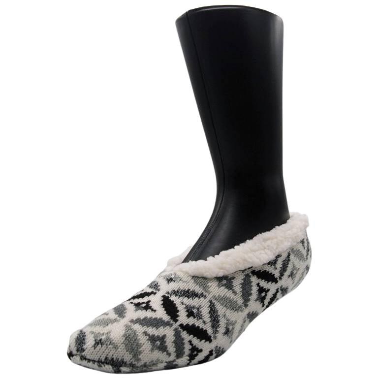 Yaktrax Women’s Cabin Slippers, Geombre Black/White (3-8 UK / 35-41 EU) - Balega